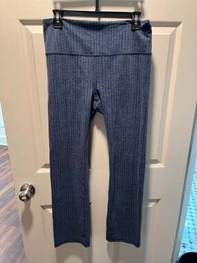 Athleta Elation Textured Straight Leg Pant in Nara Shibori Indigo, Size Large